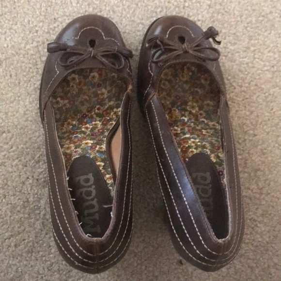 Brown heels with leather bows - Picture 1 of 4